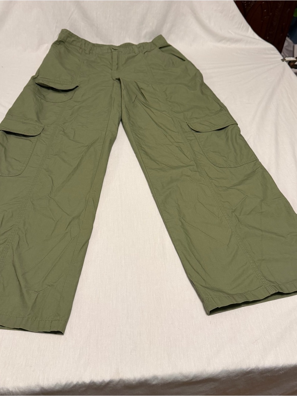 Women’s Olive Utility Cargo Pants with Multiple Pockets